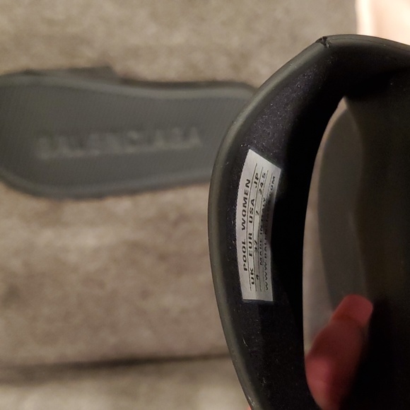 Authentic. New Balenciaga slides, no box or bag. Never worn. - Picture 3 of 7
